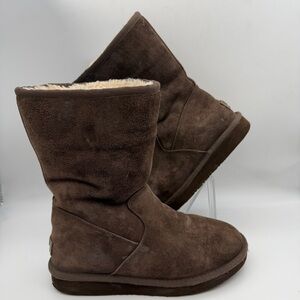 Women's UGG PIERCE 1006031 Chocolate Brown Suede Size 5 Metal Logo & Zipper